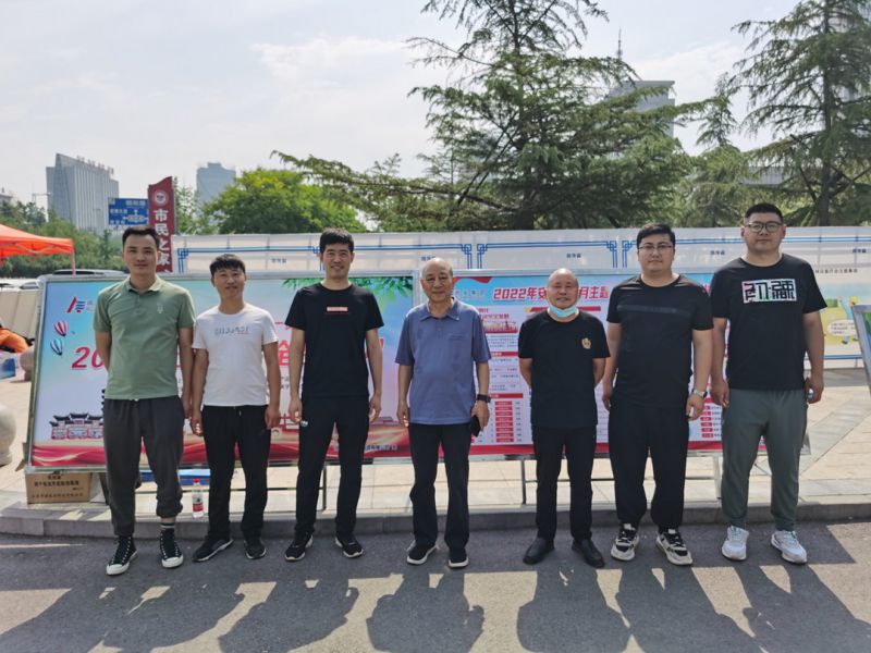 遵守安全生產(chǎn)法 當(dāng)好第一責(zé)任人|集團(tuán)公司積極參加安陽市“安全宣傳咨詢?nèi)铡被顒?dòng)！